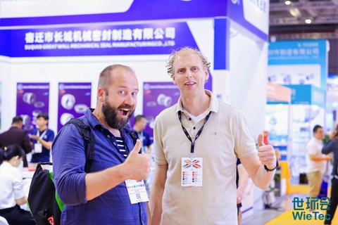 01WS6782_2065452304-rp3705829973-opq3705889874