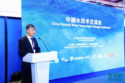 02WS8641_2065452304-rp3704349505-opq3704424512