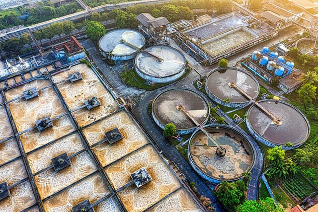 Large-scale water treatment facility using advanced technology to support climate-resilient water infrastructure.